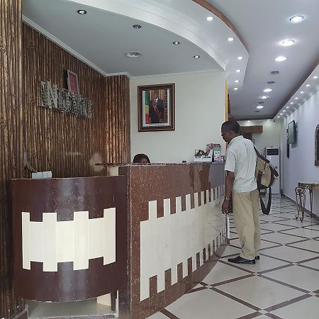 Novo Hotel Μπραζαβίλ Εξωτερικό φωτογραφία