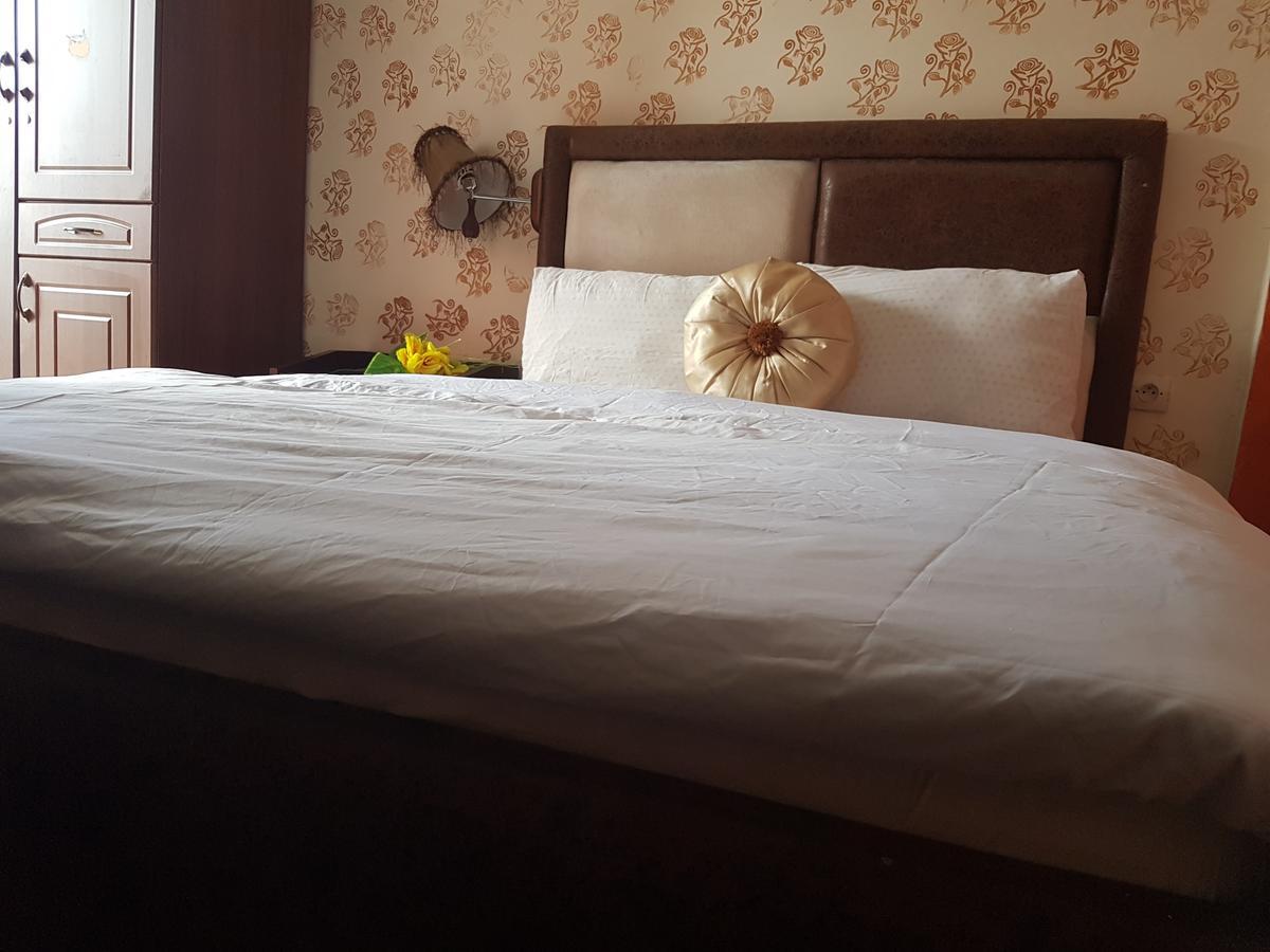 Novo Hotel Μπραζαβίλ Εξωτερικό φωτογραφία