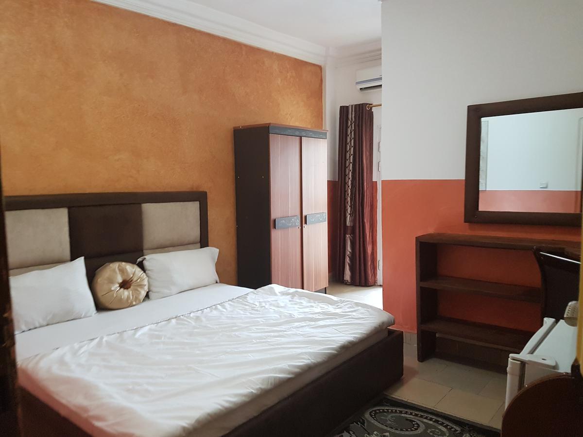 Novo Hotel Μπραζαβίλ Εξωτερικό φωτογραφία