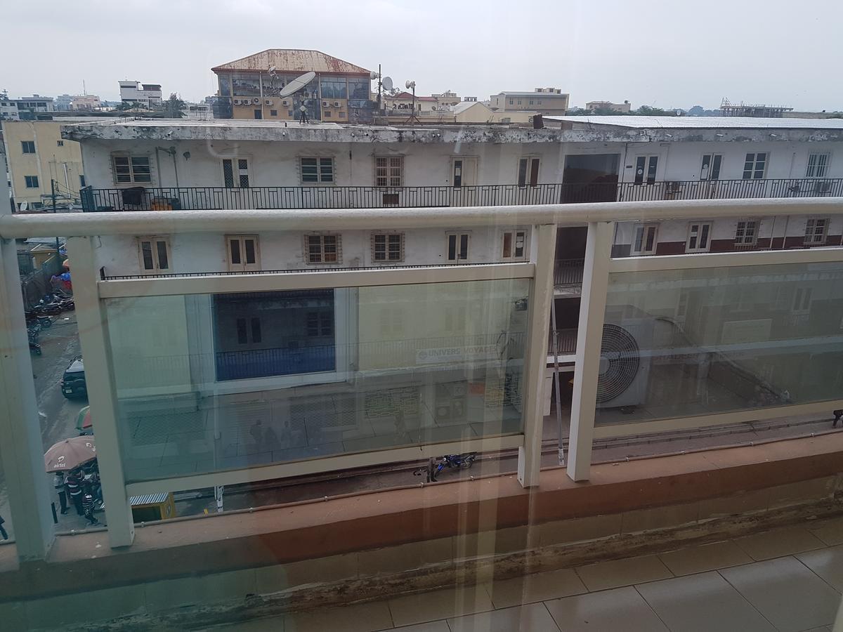 Novo Hotel Μπραζαβίλ Εξωτερικό φωτογραφία