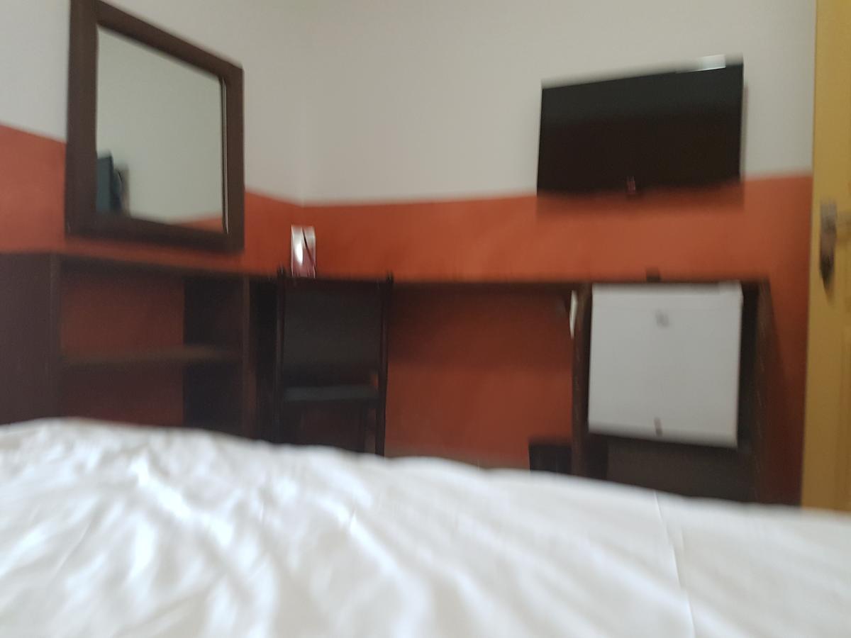 Novo Hotel Μπραζαβίλ Εξωτερικό φωτογραφία