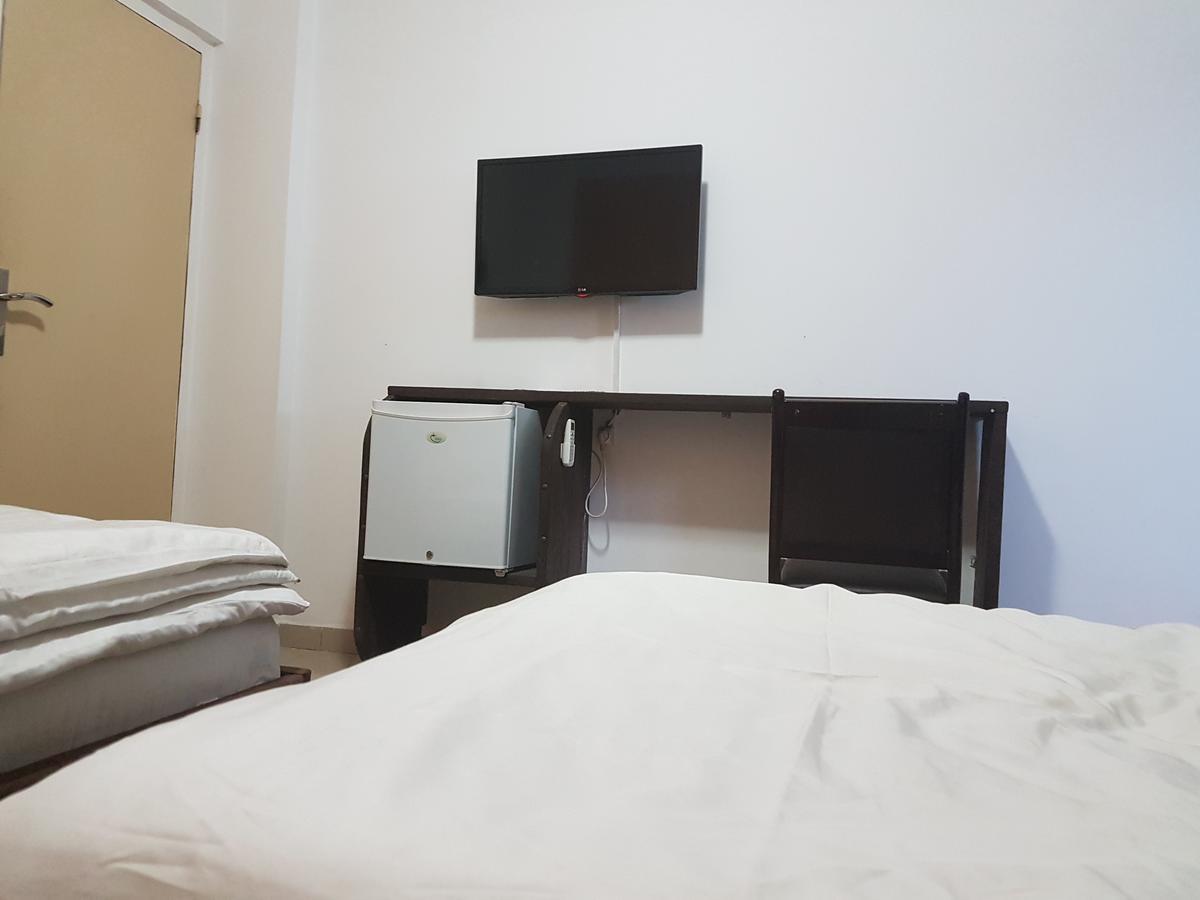 Novo Hotel Μπραζαβίλ Εξωτερικό φωτογραφία